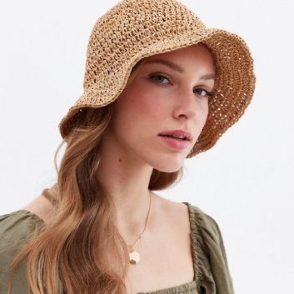 Abercrombie & Fitch Accessories - ❤️ Abercrombie & Fitch woven bucket hat